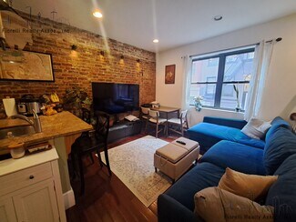 22 Henchman St Unit 2, Boston, MA 02113