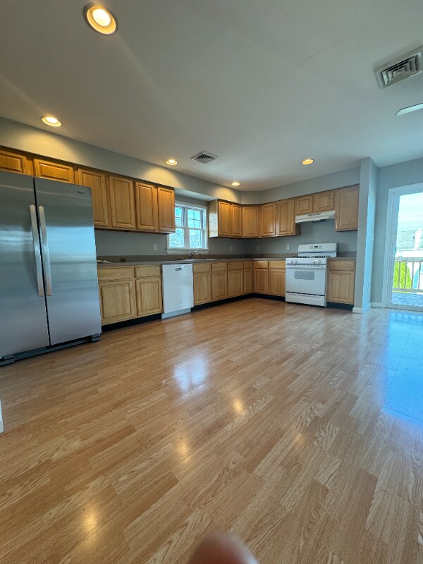 302 Bartram Ave Unit 2Fl, Essington, PA 19029