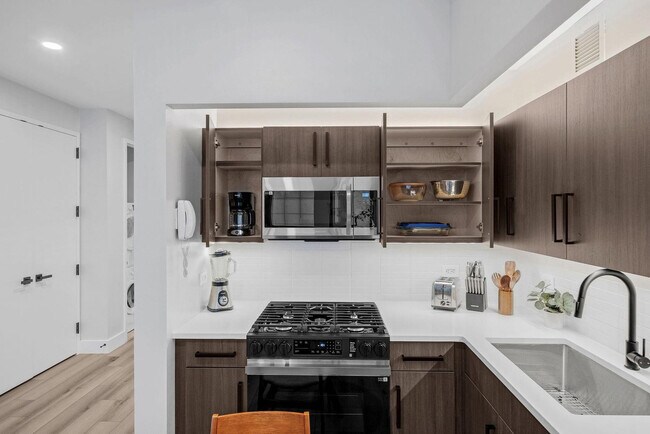95 Wall St unit FL10-ID1053172P, New York, NY 10005 - photo 6