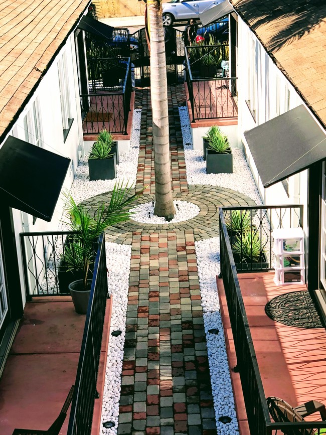 stylish bungalow court