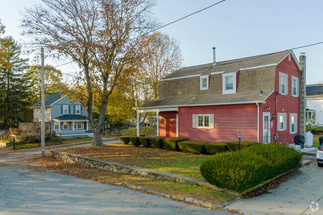 Neighbors are never far, as homes in Centreville come in all shapes and sizes.