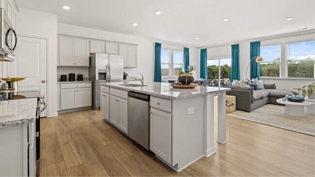 2482 Van Fleet Cir unit 36040219, Atlanta, GA 30360 - photo 5