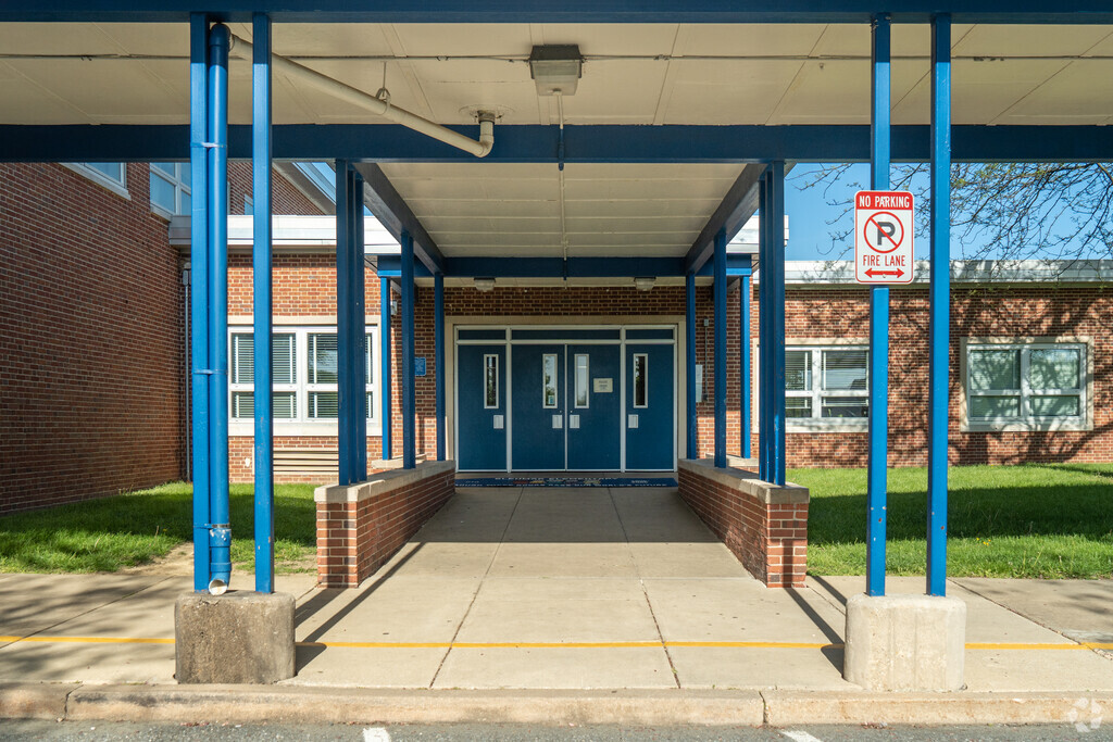 Glenmar Elementary School front entrance in Middle River Baltimore Crossroads.