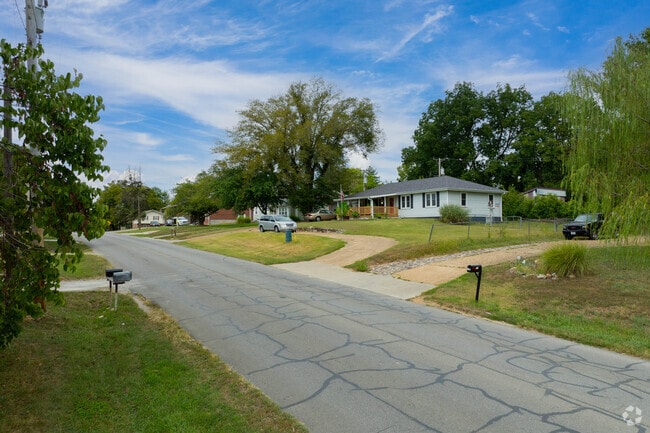 Ranch-style home with yard space near Warsaw’s center.