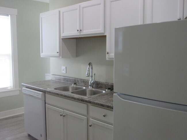 108 W Columbia Ave unit 201, Champaign, IL 61820 - photo 7