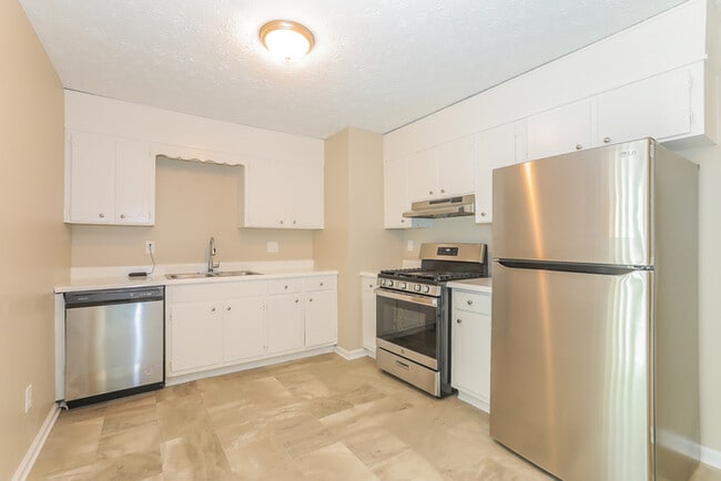 570 Lakeridge Cir SE, Conyers, GA 30094 - photo 5