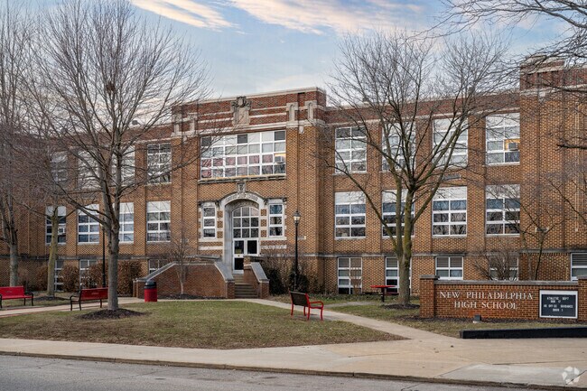 New Philadelphia High School has earned a B- from Niche.