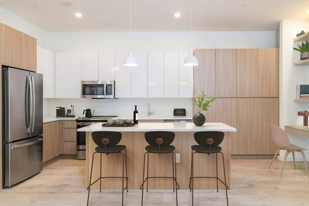 The Wyldes, Harrison, NJ 07029 - photo 1