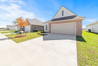 3060 Southern Trace Dr, Lake Charles, LA 70607