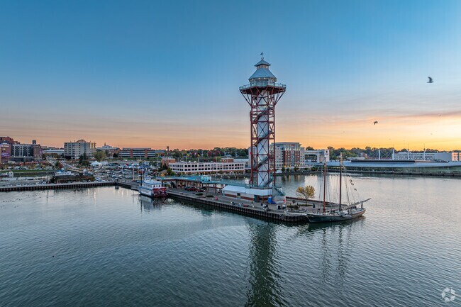 Pulaski Lighthouse is just minutes away from the waterfront area attractions.