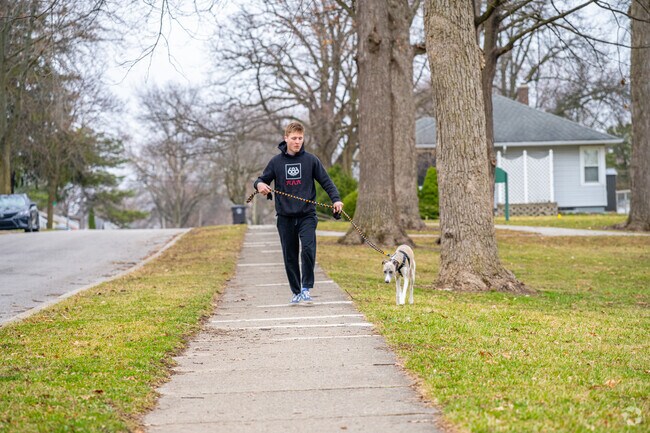 There are many trails to access from the Frances Slocum neighborhood.