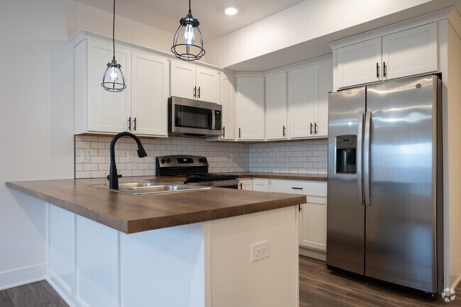 The Vue at Rivertown Park Townhomes, Wyoming, MI 49418 - photo 3