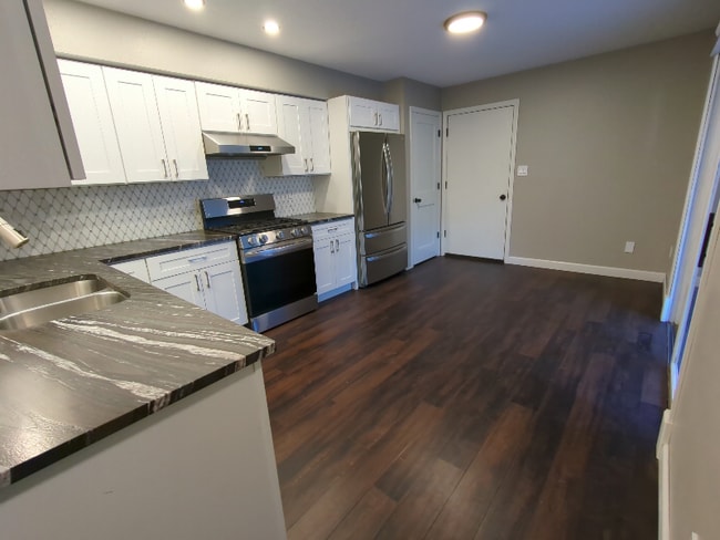 1776 Milldrum St, Union Grove, WI 53182 - photo 4