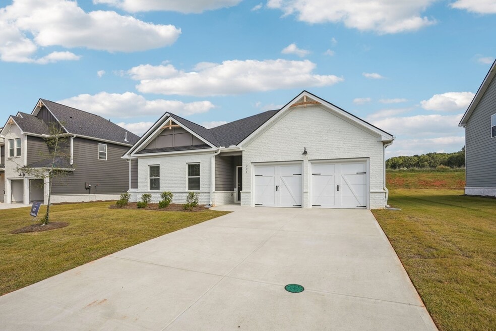 204 Orwell Dr, Social Circle, GA 30025 - photo 1