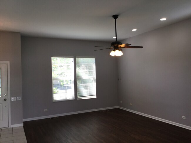 2364 Chesapeake Bay, Elgin, IL 60123 - photo 6