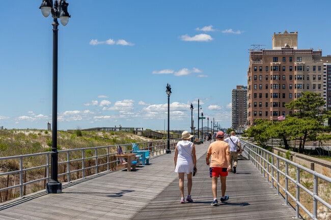 Get out bright and early to enjoy the cool mornings along the boardwalk in Lower Chelsea.
