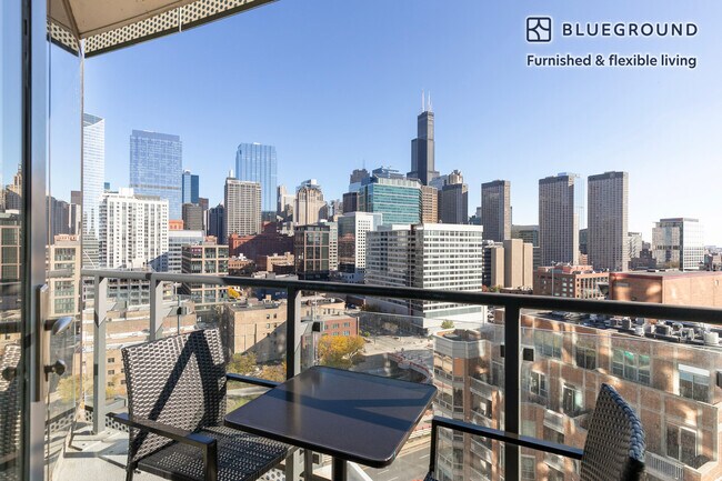 730 W Couch Place unit FL15-ID1366, Chicago, IL 60661 - photo 5