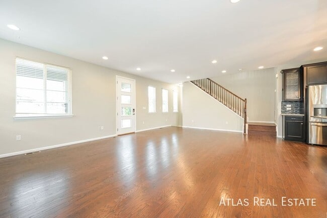 7255 S Millbrook Ct, Aurora, CO 80016 - photo 2