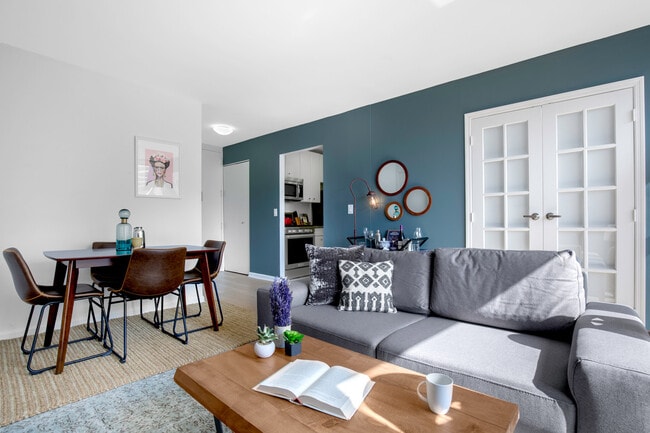 400 Chambers St unit FL8-ID2128, New York, NY 10282 - photo 2