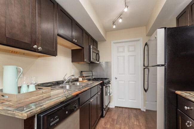 Meridian Bay Apartments, Woodbridge, VA 22191 - photo 3