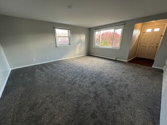 271 Joe McCarthy Dr, Amherst, NY 14228