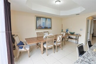 10609 SW 6th St, Pembroke Pines, FL 33025