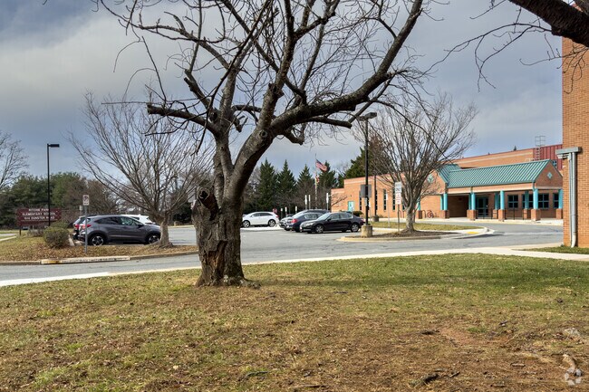 Ritchie Park Elementary School parking lot