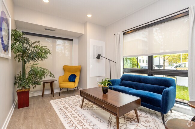 Digs on Park Ave, Omaha, NE 68105 - photo 3