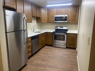 3025 NE 137th St, Seattle, WA 98125