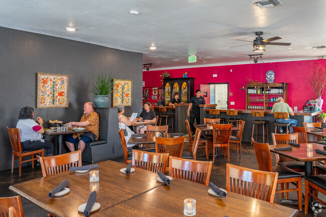 Enjoy a dinner out at Casa Rios Grill in Oak Haven.