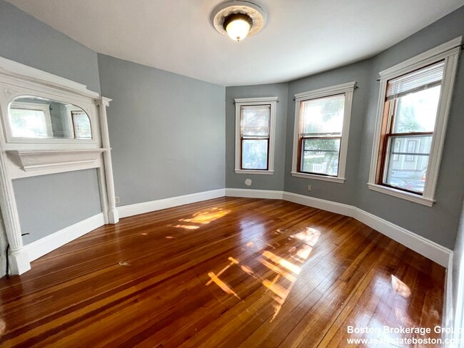 18 Romsey St unit 1, Dorchester, MA 02125 - photo 5