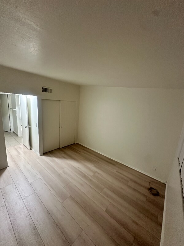 7040 Haskell Ave unit 211, Van Nuys, CA 91406 - photo 3