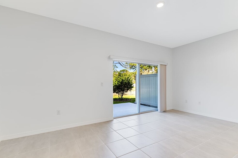 134 River Front Way, Edgewater, FL 32141 - photo 1