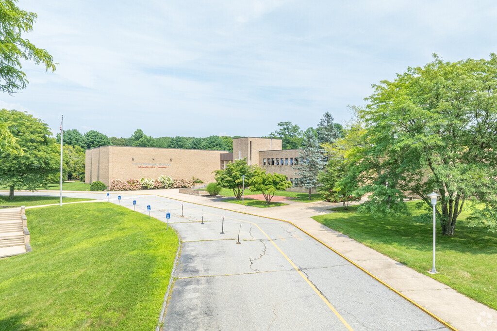 Saint Bernard School is a private, affordable christian institution in Montville, CT.