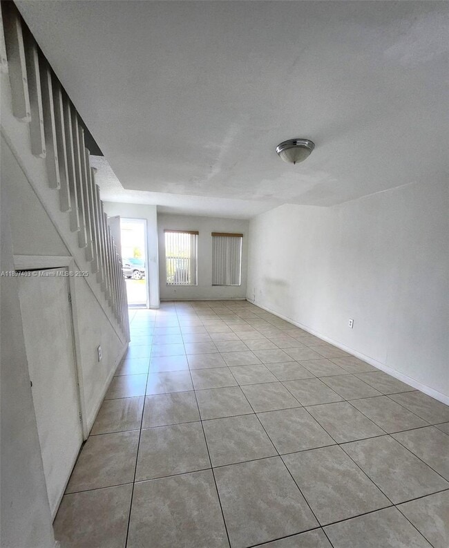 9203 Fontainebleau Blvd Unit 101, Miami, FL 33172