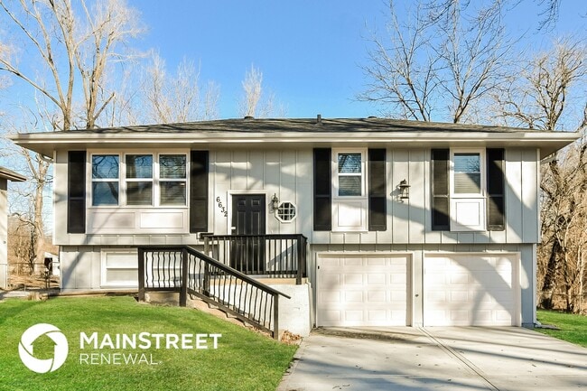 6632 E 134th St, Grandview, MO 64030 - photo 2