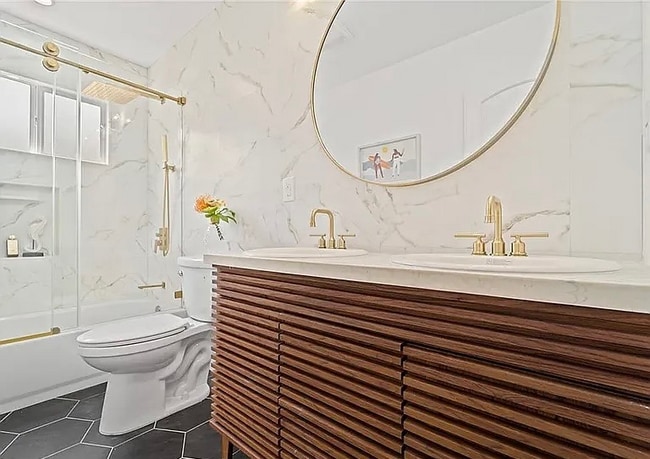 8124 Shirley Ave, Los Angeles, CA 91335 - photo 2