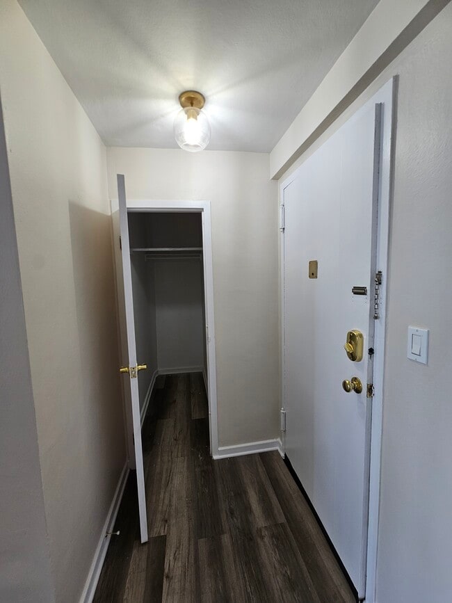 Edgewater Towers Condominiums unit 311, Lakewood, OH 44107 - photo 7