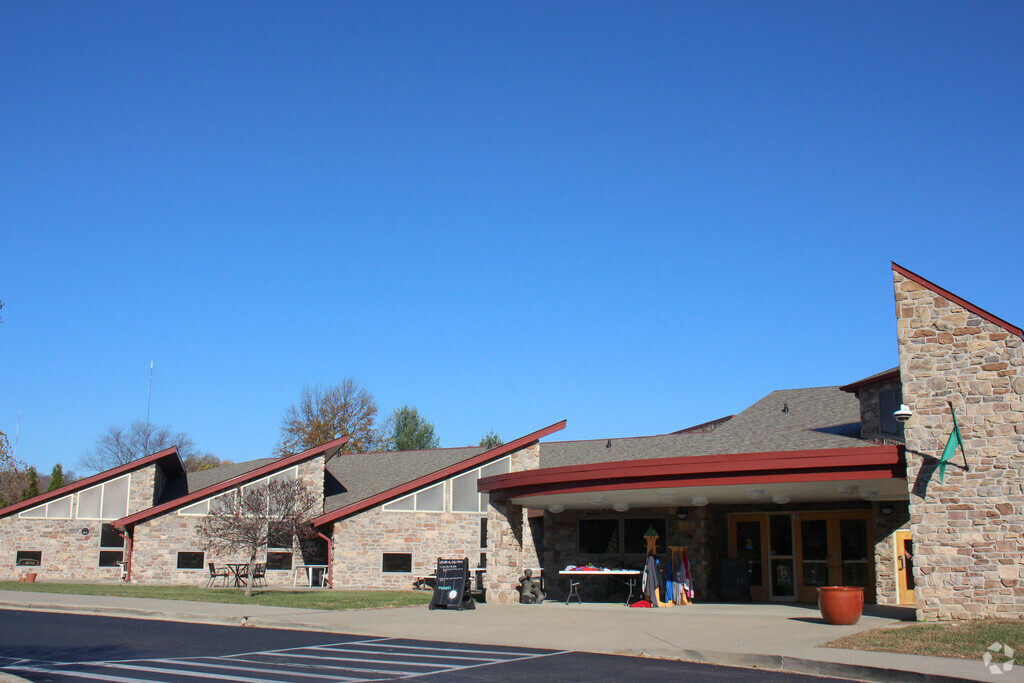 Community Montessori provides education in the neighborhood of 
New Albany.