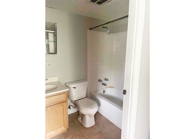 3033 Clifton Ave unit 3033-13, Cincinnati, OH 45220 - photo 2