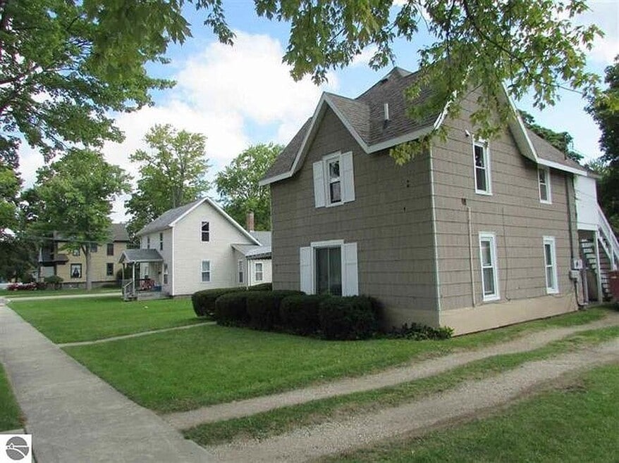 209 S Fancher Ave unit 209 S Fancher Street, Mount Pleasant, MI 48858 - photo 1