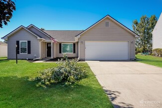 2880 Lakestream Dr, Columbus, IN 47201