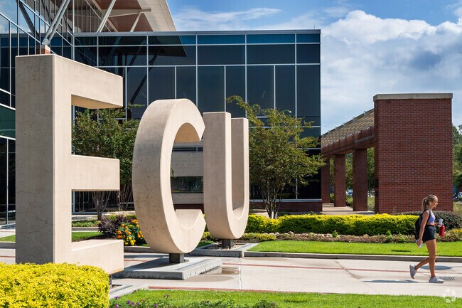 ECU, a half mile east of West Greenville has schools of medicine, dentistry and engineering.