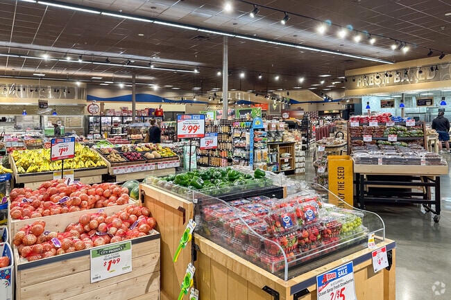 Rouses Market has an abundance of fresh produce in Monteigne.