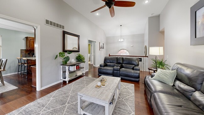 1001 SW Powell Dr, Oak Grove, MO 64075 - photo 2