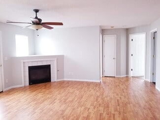 1200 Murray St NE Unit 8, Cedar Rapids, IA 52402