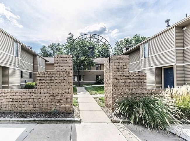 250 Briarcrest Dr unit 129, Ann Arbor, MI 48104 - photo 2