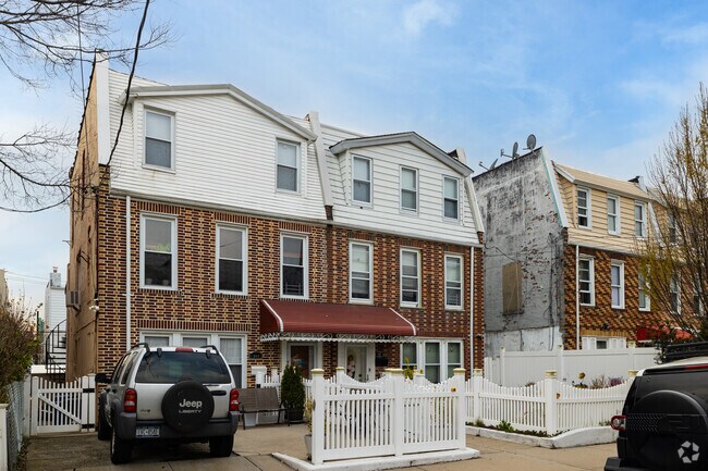 A Brick Faced Italianate Home in Throgs Neck, The Bronx.