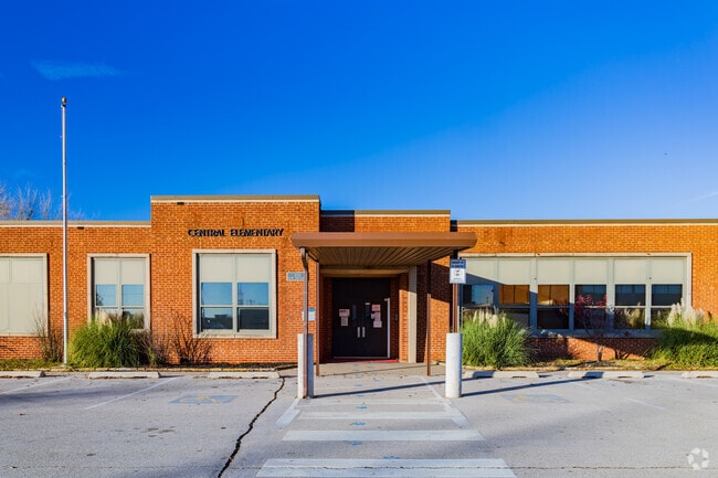 Central Elementary School is a quality school located in Moore area.