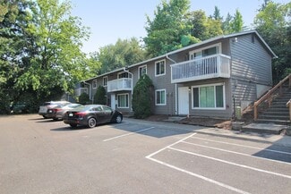 5704 SW Beaverton Hillsdale Hwy Unit 17, Portland, OR 97221
